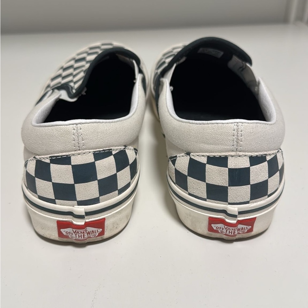 2 pair of vans